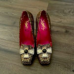 YSL Saint Laurent Vintage Heels. Size 37. New.